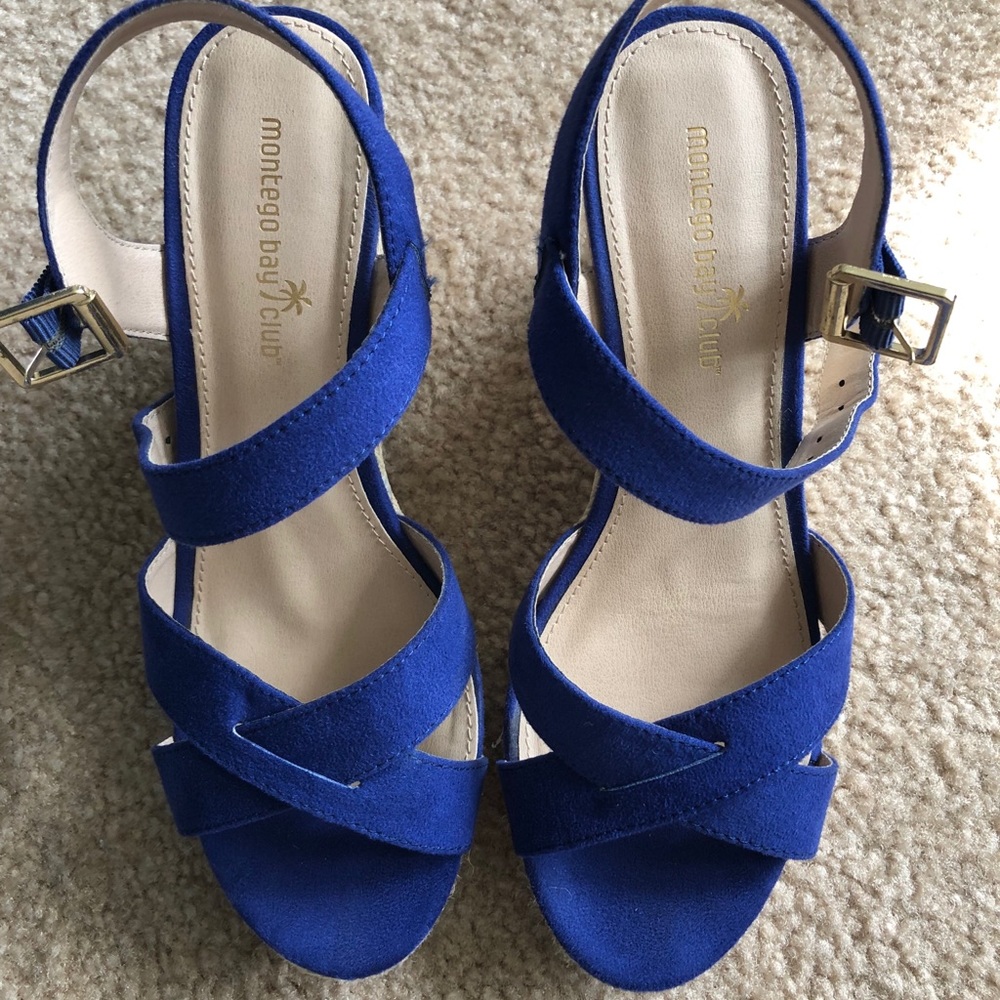Women’s wedge sandals